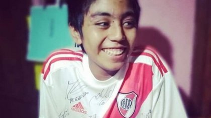 Salió del coma, vuelve a caminar, y no le quieren dar clase