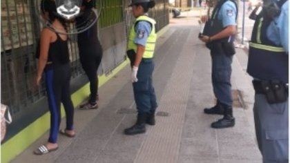 Detuvieron a dos reincidentes "mecheras" en el Bajo