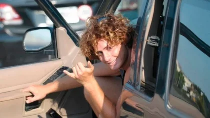 Ordenan la captura de surfer que huyó de la cuarentena