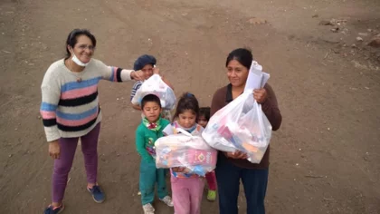 En zonas rurales entregan las tareas escritas en papel