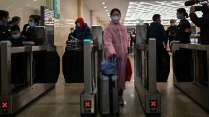 Wuhan levantó la cuarentena y miles la abandonaron