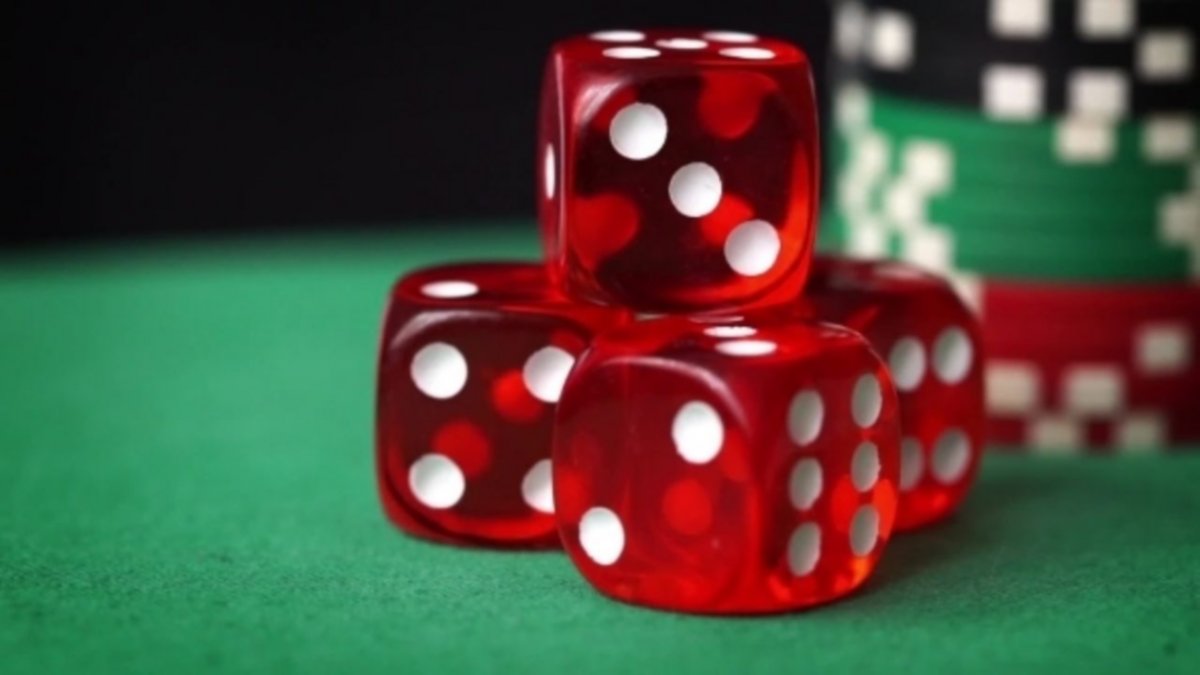 Detuvieron a 27 personas en Catamarca por jugar a los dados