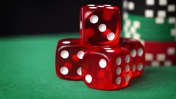 Detuvieron a 27 personas en Catamarca por jugar a los dados