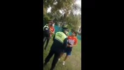 Jugaban al padel impunemente: “No me filmes, trabajo en el Municipio”