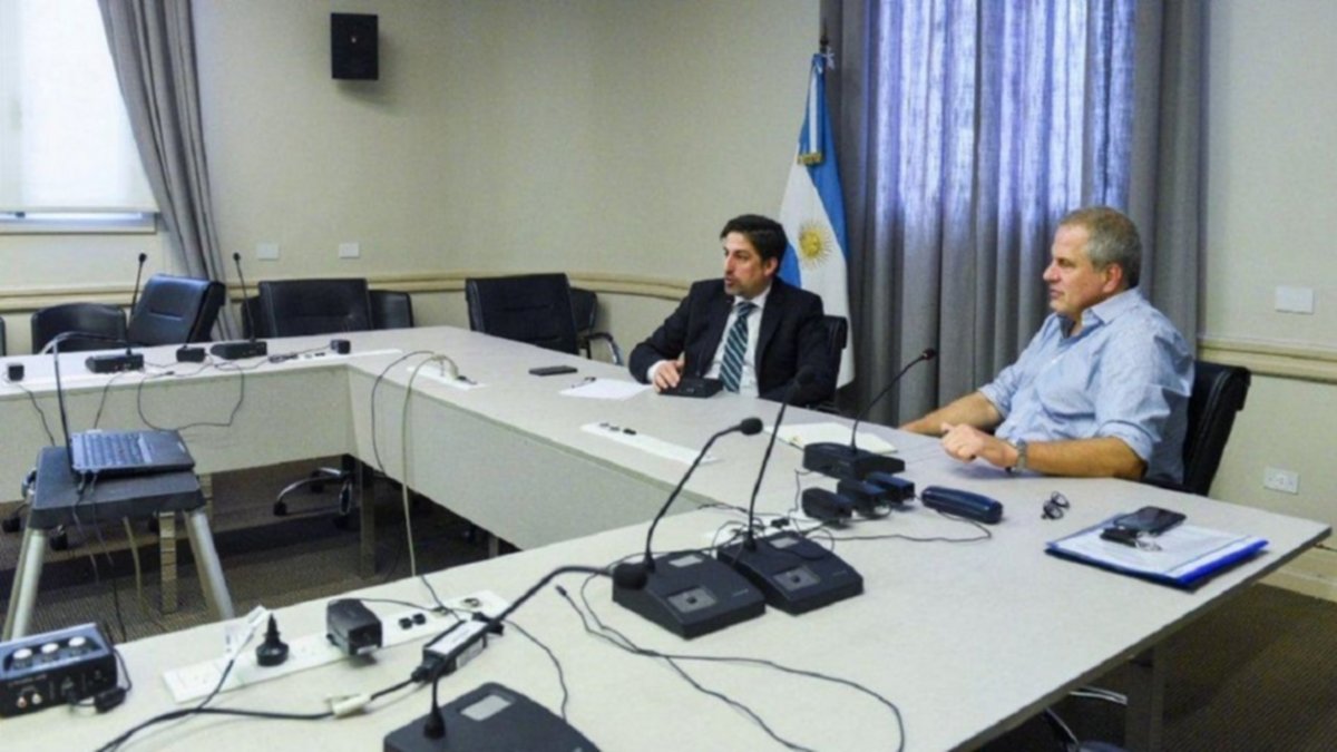 Ministros de educación de país analizaron calendario escolar