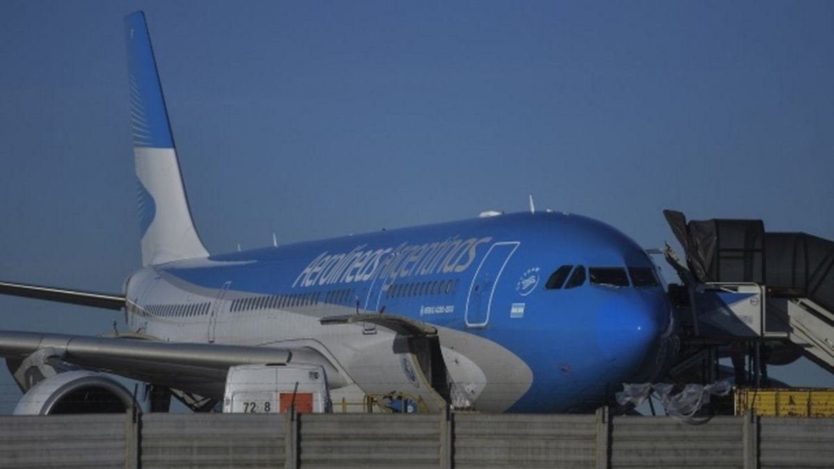 Regresó, cargado con 14 toneladas de insumos, el avión desde China