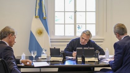 Fernández habló con Macron acerca de la pandemia