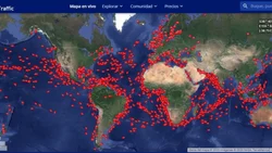 El petroleo flota en el mar