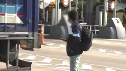 Escondieron a un menor entre cajones de verdura para hacerlo trabajar