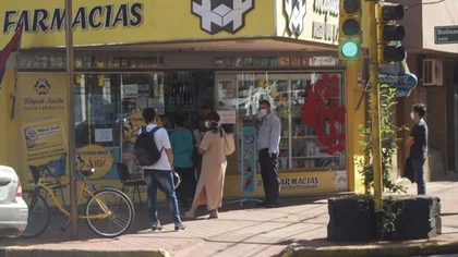 Las ventas en comercios del país cayeron 57 por ciento