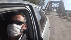 El trabajador petrolero pudo entrar al pueblo, pero no a su casa