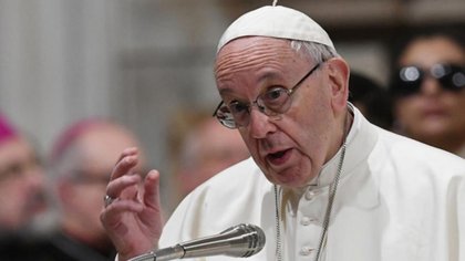 El Papa pide a los gobiernos del mundo que inviertan en salud