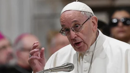 El Papa pide a los gobiernos del mundo que inviertan en salud