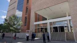 Vivía con su madre y la sometía a violencia económica