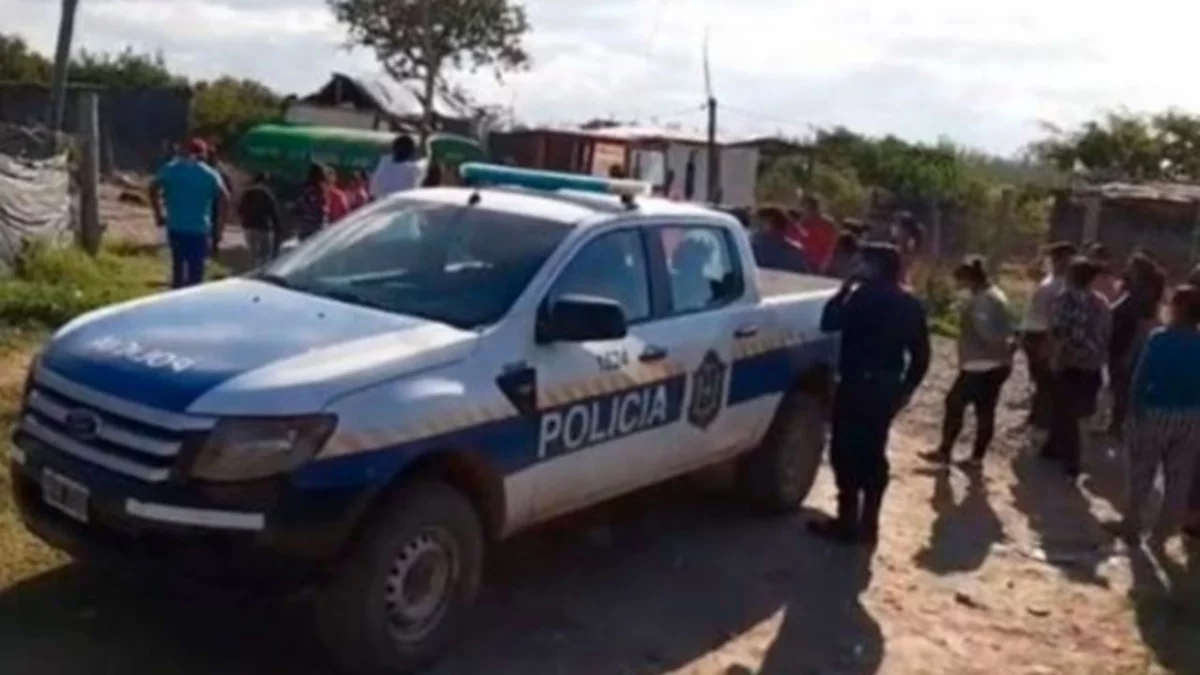 Explotaba sexualmente a sus 5 hijos: los entregaba en juegos de cartas