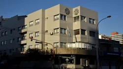 Un obstetra dio positivo y buscan a las embarazadas que atendió