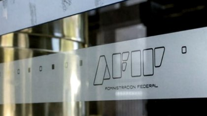 Extienden plazos para presentación de IVA y Ganancias