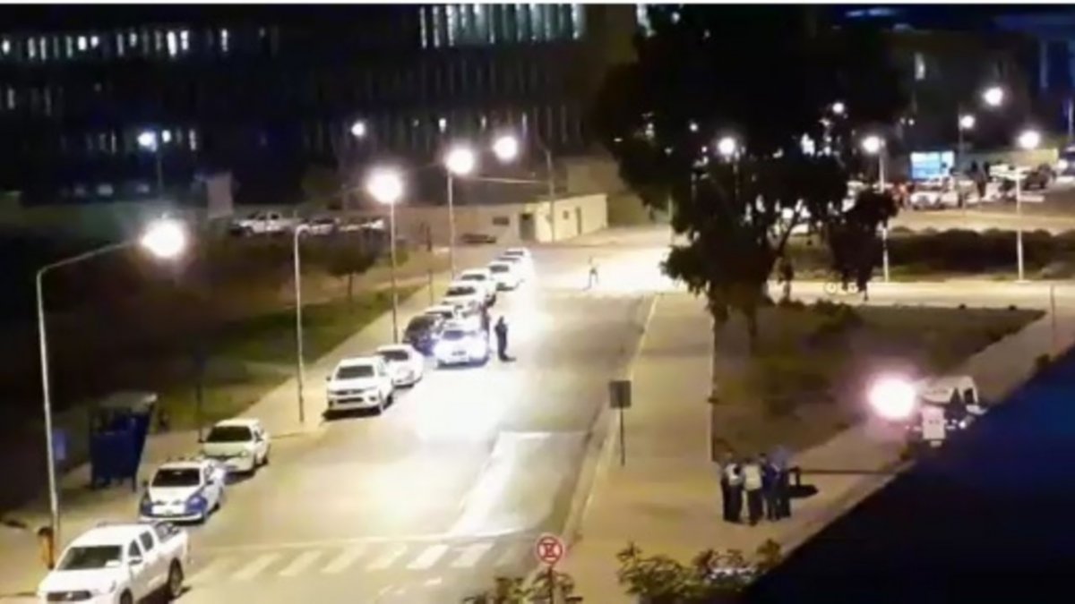 Tensión entre mineros y policías en el edificio judicial
