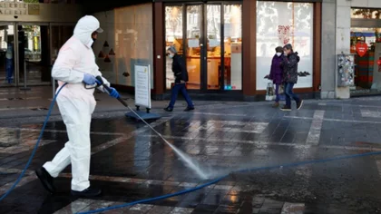La OMS advierte sobre los riesgos de rociar las calles con desinfectante