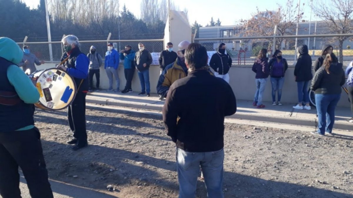 Trabajadores del casino de Cipolletti quieren cobrar