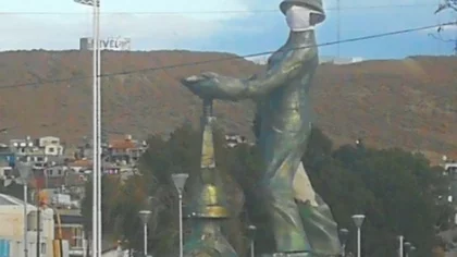 Los monumentos petroleros también adaptados a la COVID 19