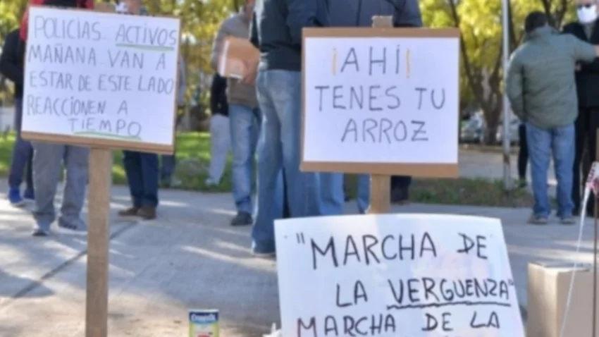 Retirados de la policía realizaron la “Marcha de la Vergüenza”