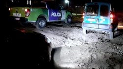 Encerró a sus hijos, y se fue "de fiesta" en cuarentena