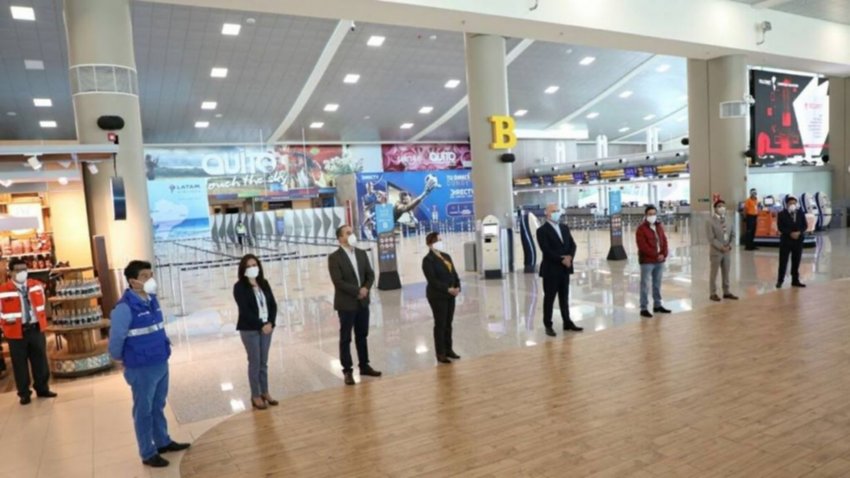 Luego de 75 días reabre el aeropuerto de Quito.