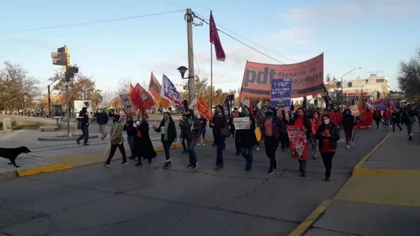 Ni Una Menos llegó a la calle pese a cuarentena en Neuquén