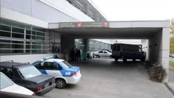 Discutían en la calle y le arrancó la oreja de un mordisco