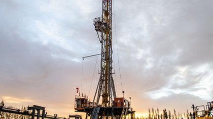 YPF: “barajar y dar de nuevo”