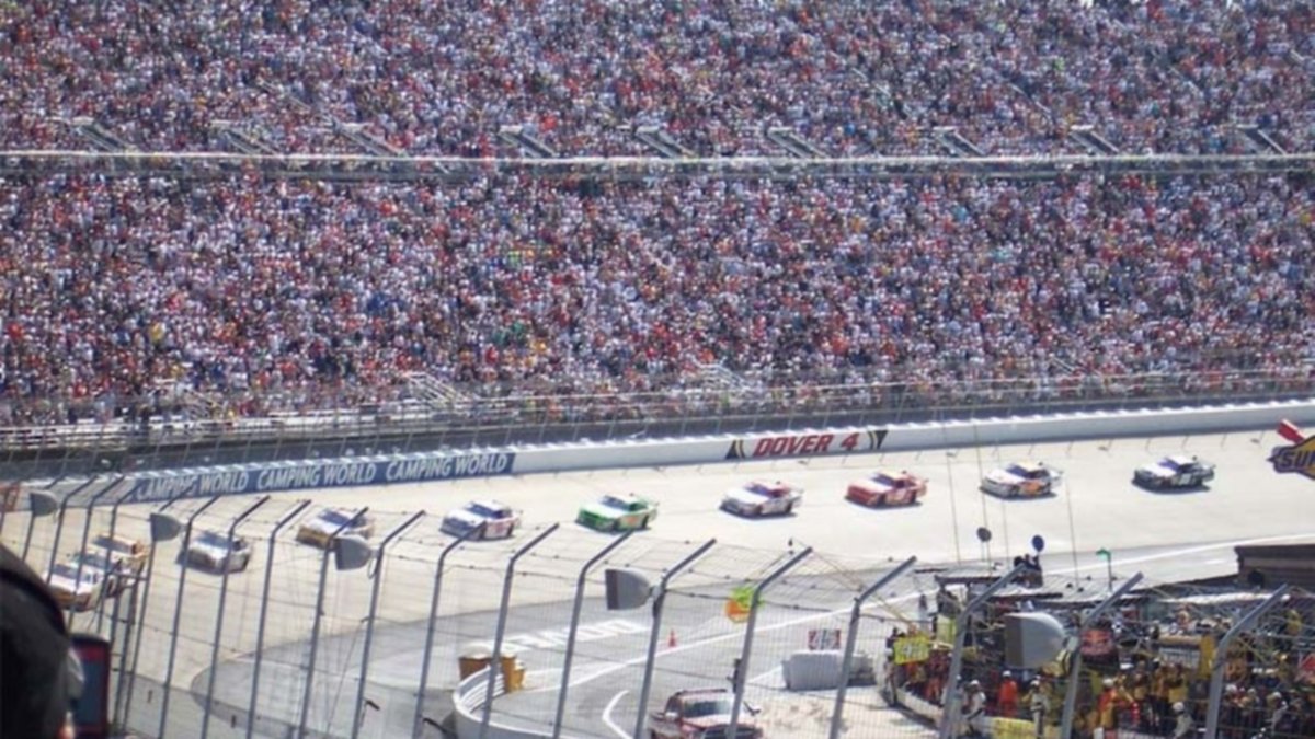 Vuelve el público a la NASCAR