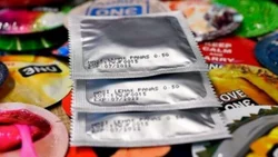 Entregan "kits sexuales" para que la gente se cuide en cuarentena