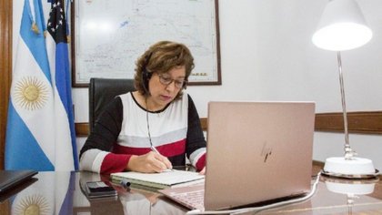 Carreras: "Está fuera de contexto" un aumento salarial
