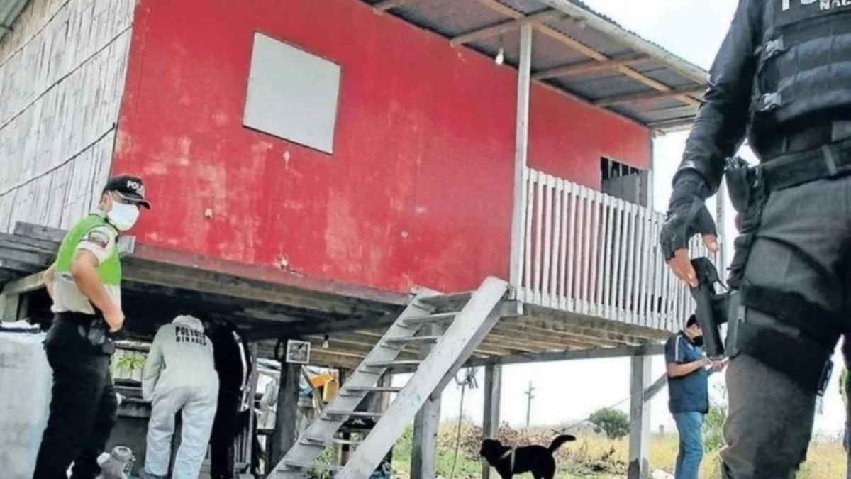 Dos hermanas muertas y un bebé lactando de una de ellas