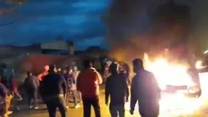Vecinos tiraron al fuego a presunto asesino del colectivero