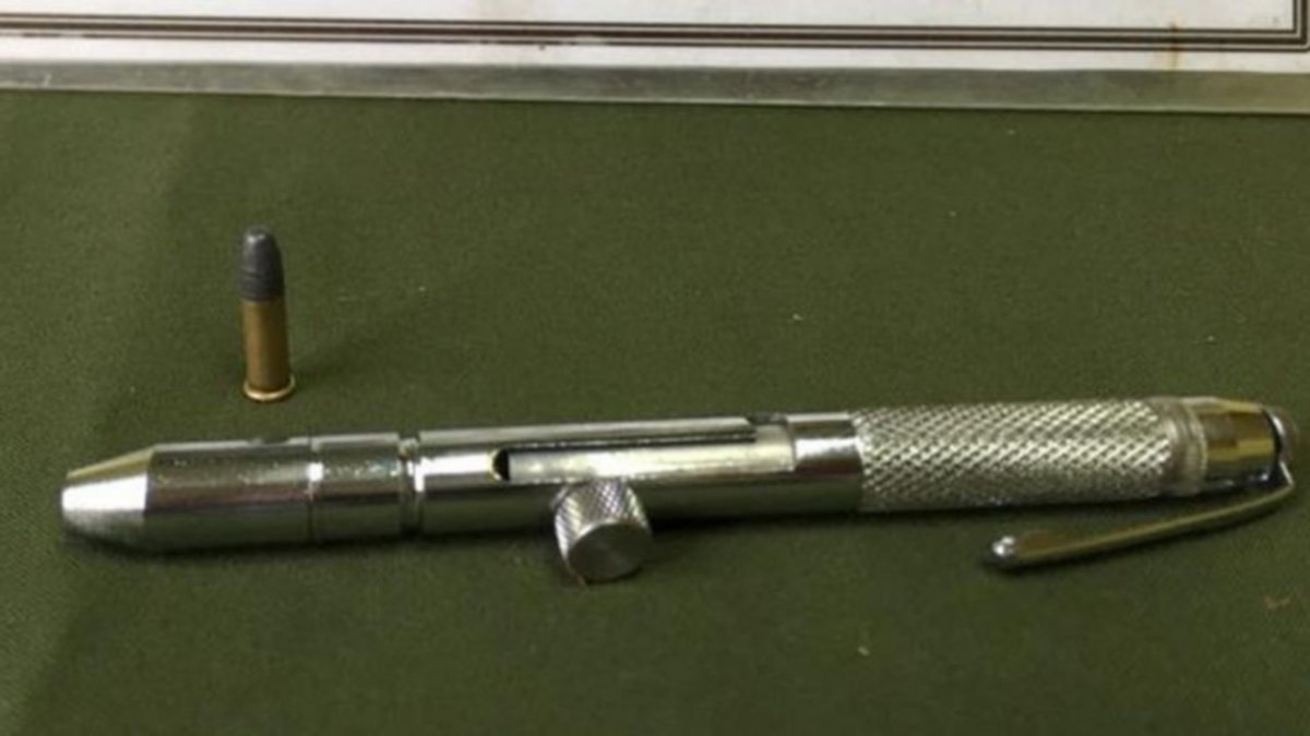 Secuestraron una lapicera pistola en un allanamiento