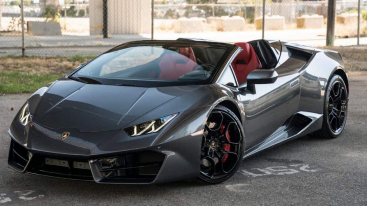 Compró un Lamborghini y le duró sano 20 minutos