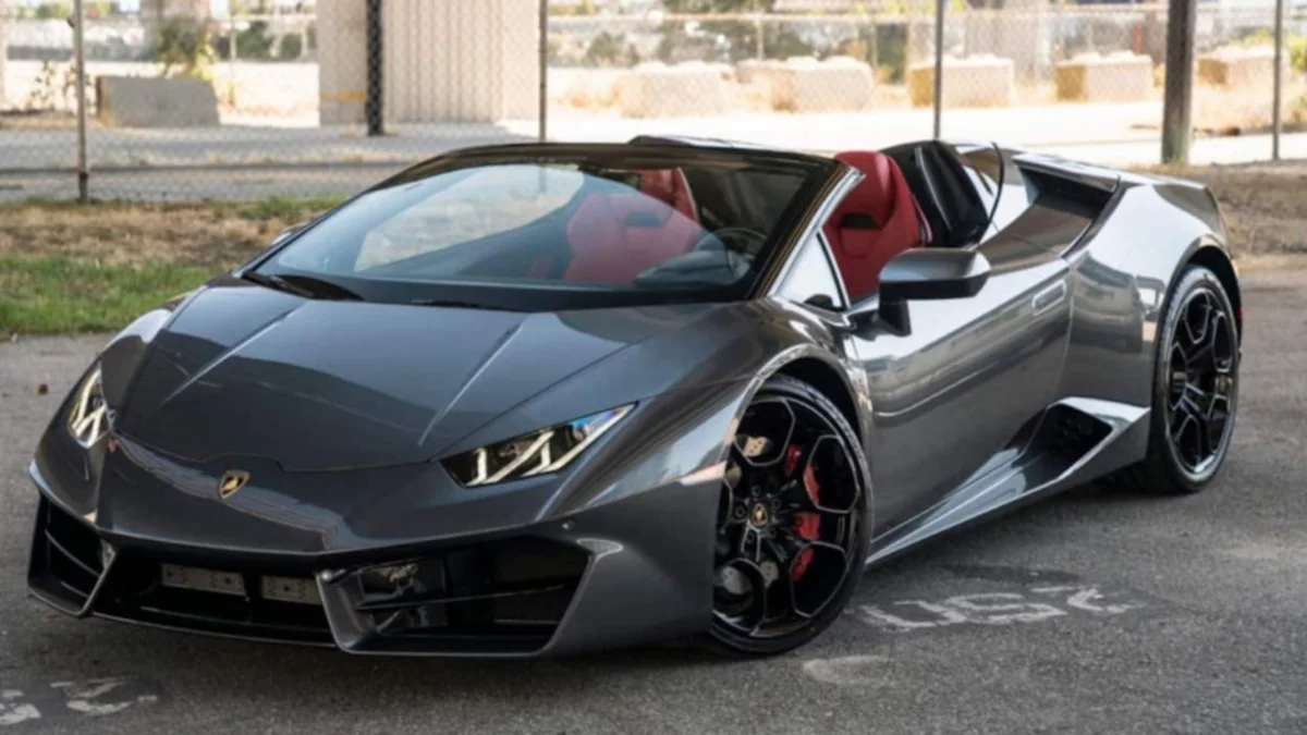 Compró un Lamborghini y le duró sano 20 minutos