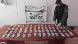 Quiso cruzar la frontera en moto con $1 millón de contrabando