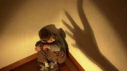 Una mamá estranguló a su hijo porque le usó el celular