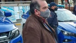Tenía que controlar la cuarentena, y organizó una “choripaneada”