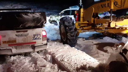 Un día y medio entre la nieve para rescatar a dos abuelos