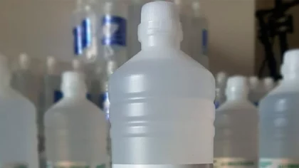 Prohibieron la venta de un alcohol "trucho" y un desinfectante