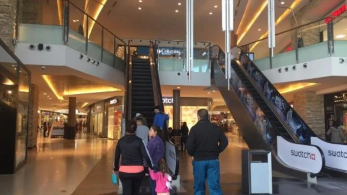 Comerciantes siguen esperando apertura de los shoppings