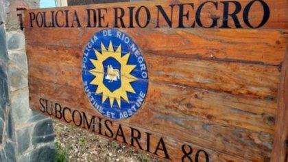 Evitó que le roben el auto chocando un paredón