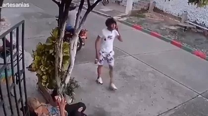 Jubilada le dio una paliza al motochorro que intentó robarle