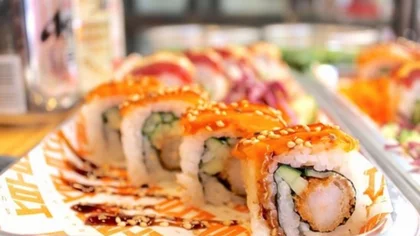 Compraron sushi que brilla en la oscuridad