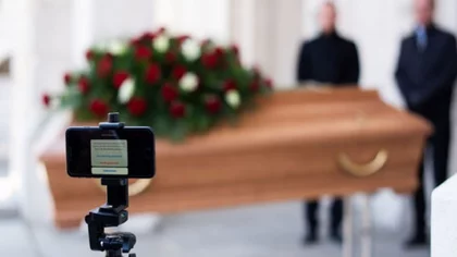 Morir en soledad sin despedida, deja heridas en los queridos
