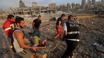 Cien muertos, pero habría muchos más, en Beirut